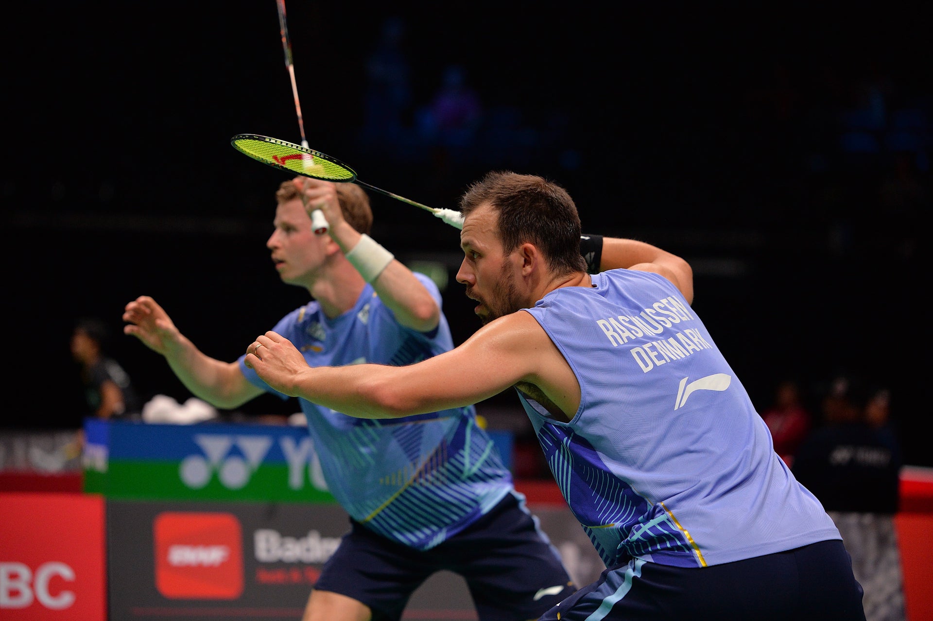Hvilken badmintonketcher spiller Anders Skaarup Rasmussen med?